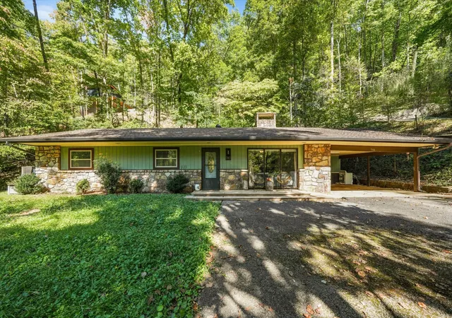 Photo 2 of Single family home for sale at 740 Hidden Valley Rd, Gatlinburg, TN 37738 | MLS# 3610214 | Listing updated on 2026-10-02