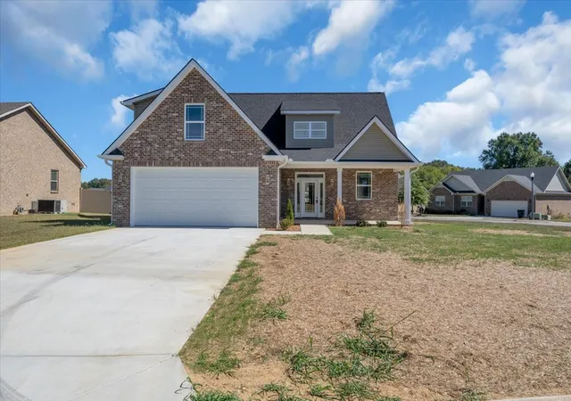 Photo 1 of Single family home for sale at 18 Daffodil Dr, Tullahoma, TN 37388 | MLS# 3603811 | Listing updated on 2026-10-02