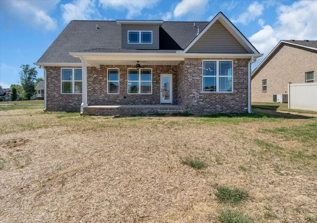 Photo 3 of Single family home for sale at 18 Daffodil Dr, Tullahoma, TN 37388 | MLS# 3603811 | Listing updated on 2026-10-02