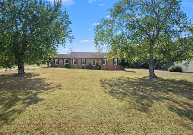 Photo 2 of Single family home for sale at 100 Cardinal Hl Rd, Shelbyville, TN 37160 | MLS# 3603760 | Listing updated on 2026-10-09