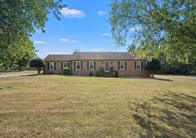 Photo 1 of Single family home for sale at 100 Cardinal Hl Rd, Shelbyville, TN 37160 | MLS# 3603760 | Listing updated on 2026-10-09