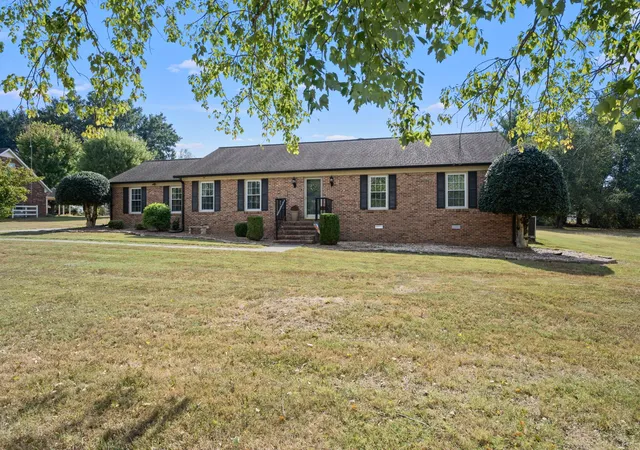 Photo 3 of Single family home for sale at 100 Cardinal Hl Rd, Shelbyville, TN 37160 | MLS# 3603760 | Listing updated on 2026-10-09