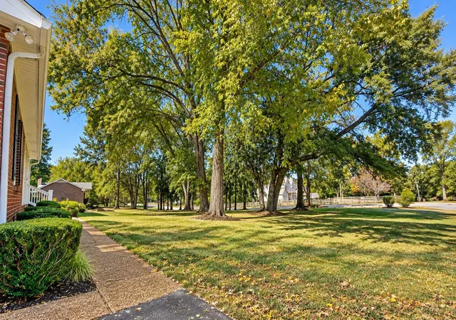 Photo 4 of Single family home for sale at 307 Tom Robinson Rd, Franklin, TN 37064 | MLS# 3628786 | Listing updated on 2026-10-30