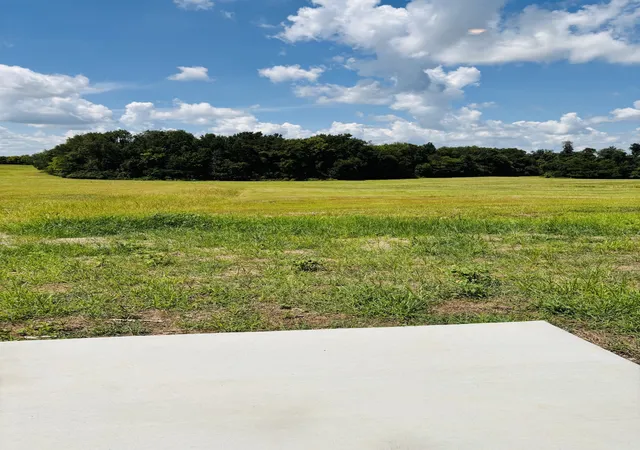 Photo 3 of Single family home for sale at 929 Pitcher Dr, Clarksville, TN 37042 | MLS# 3603756 | Listing updated on 2026-10-08