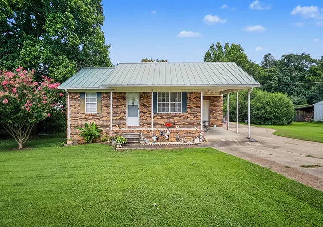 Photo 1 of Single family home for sale at 4081 Salem Rd, Minor Hill, TN 38473 | MLS# 3603782 | Listing updated on 2026-10-01