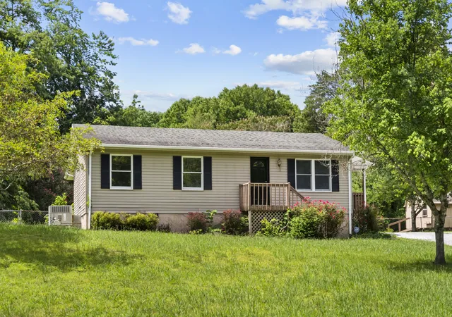 Photo 3 of Single family home for sale at 123 Stevens Cir, Rockwood, TN 37854 | MLS# 3603789 | Listing updated on 2026-10-01