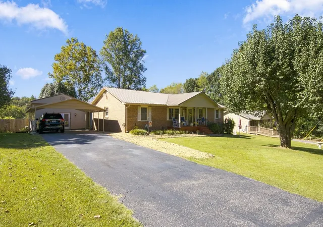 Photo 2 of Single family home for sale at 304 Mckinney St, Estill Springs, TN 37330 | MLS# 3603825 | Listing updated on 2026-10-02