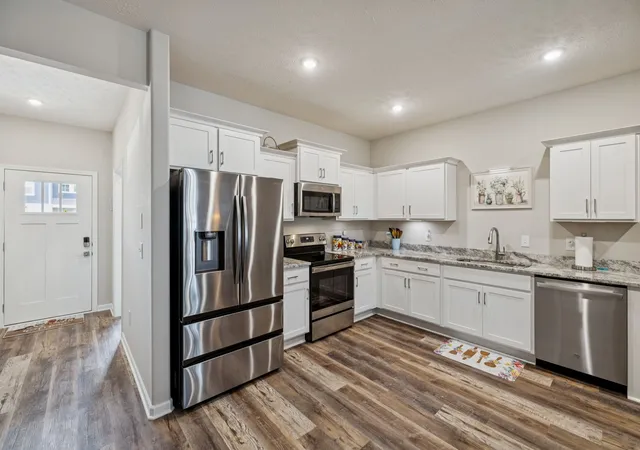 Photo 4 of Townhouse for sale at 143 Crk Wood Rd, Manchester, TN 37355 | MLS# 3603793 | Listing updated on 2026-10-01