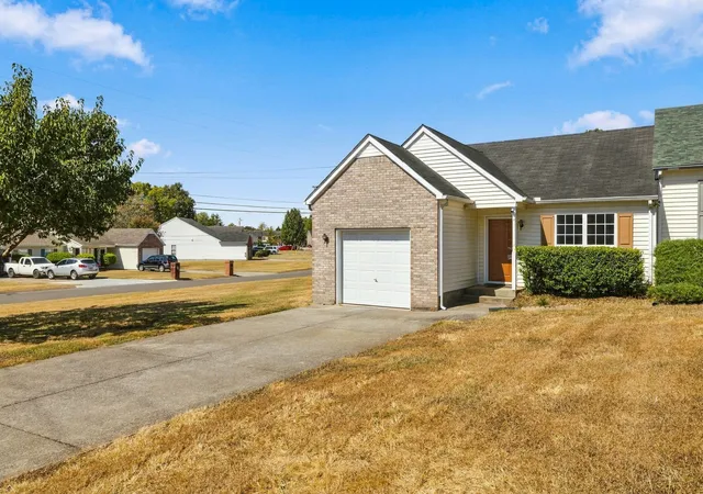 Photo 2 of Single family home for sale at 618 Dellwood Dr, Smyrna, TN 37167 | MLS# 3603847 | Listing updated on 2026-10-04