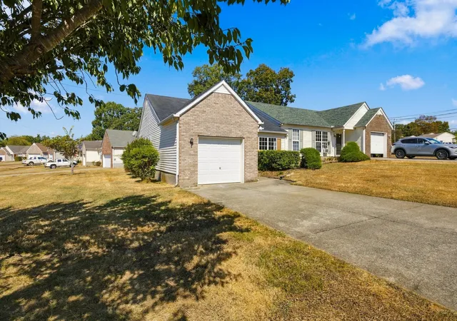 Photo 3 of Single family home for sale at 618 Dellwood Dr, Smyrna, TN 37167 | MLS# 3603847 | Listing updated on 2026-10-04