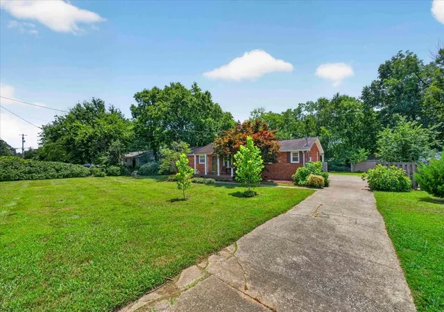 Photo 3 of Single family home for sale at 309 Stable Rd, Franklin, TN 37069 | MLS# 3610060 | Listing updated on 2026-10-04
