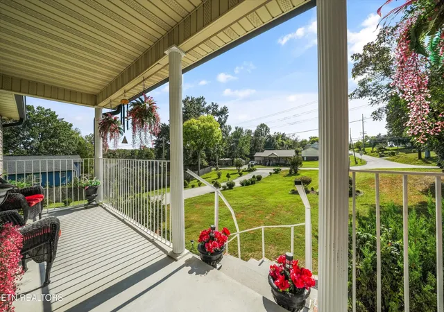 Photo 2 of Single family home for sale at 2812 Glenpark Rd, Knoxville, TN 37921 | MLS# 3603795 | Listing updated on 2026-10-09
