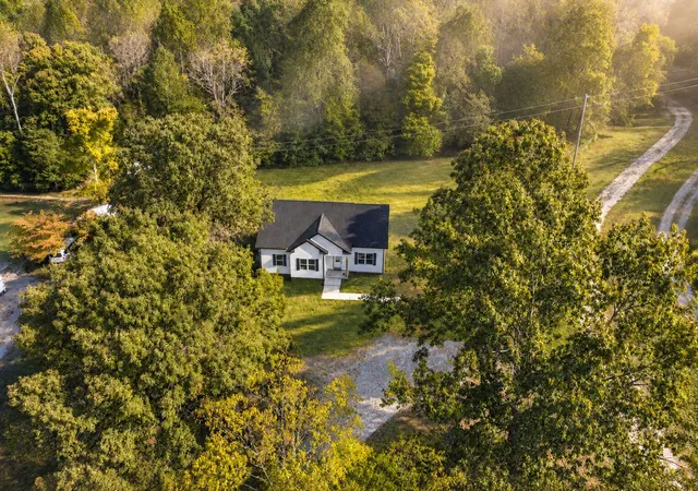 Photo 1 of Single family home for sale at 4146 Highway 48 N, Charlotte, TN 37036 | MLS# 3615325 | Listing updated on 2026-10-08