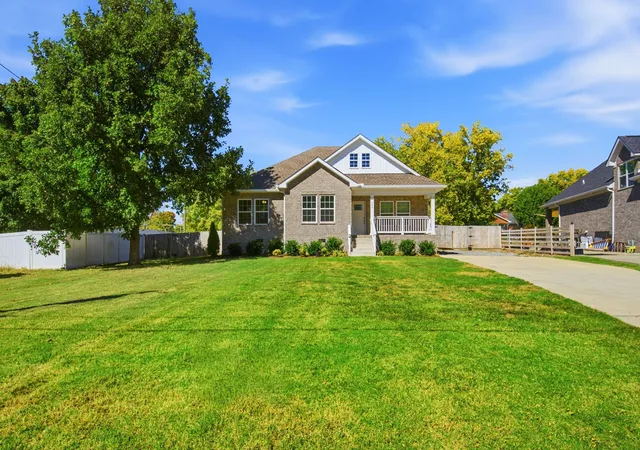 Single family home for sale at 246 Mark Cir, Gallatin, TN 37066 | MLS# 3610633