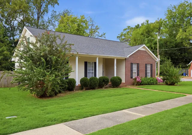 Photo 2 of Single family home for sale at 1599 Birchwood Cir, Franklin, TN 37064 | MLS# 3612633 | Listing updated on 2026-10-10