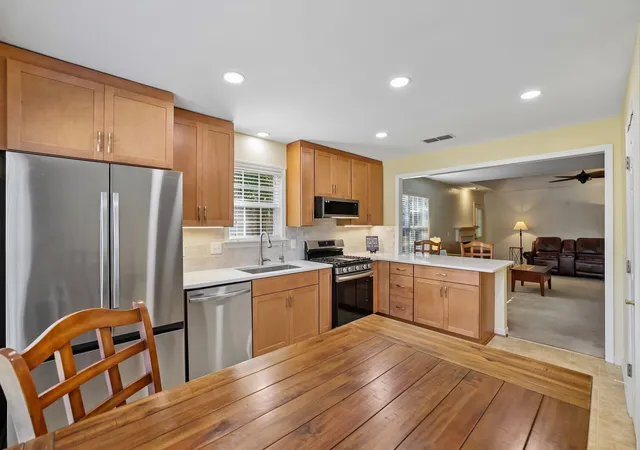 Photo 2 of Townhouse for sale at 528 Village Green Cir, Murfreesboro, TN 37128 | MLS# 3609890 | Listing updated on 2026-10-02