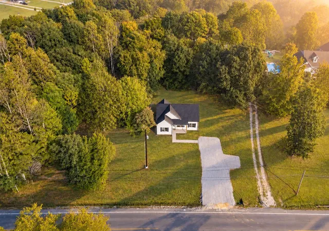Photo 2 of Single family home for sale at 4150 Highway 48 N, Charlotte, TN 37036 | MLS# 3618737 | Listing updated on 2026-10-09