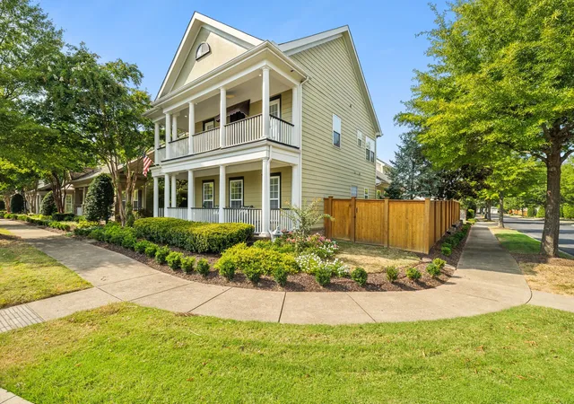Photo 3 of Single family home for sale at 2976 Kingston Cir S, Mount Juliet, TN 37122 | MLS# 3603961 | Listing updated on 2026-10-04