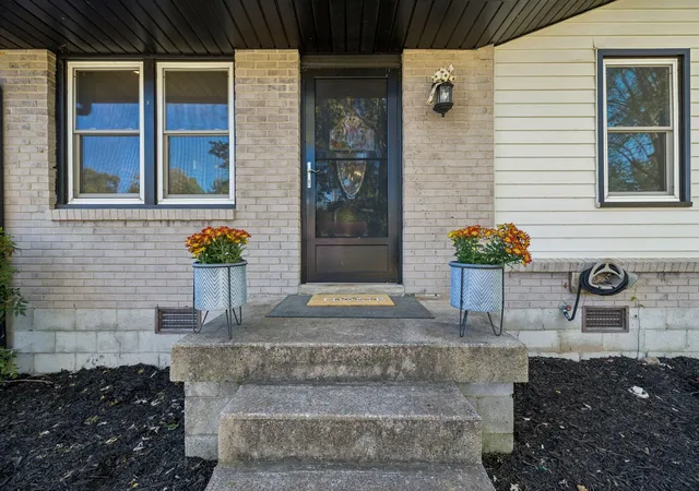 Photo 2 of Single family home for sale at 402 Lealand Ln, Lebanon, TN 37087 | MLS# 3604033 | Listing updated on 2026-10-04