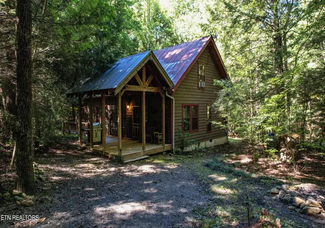 Photo 1 of Single family home for sale at 201 Old Doc Rogers Rd, Tellico Plains, TN 37385 | MLS# 3603833 | Listing updated on 2026-10-05