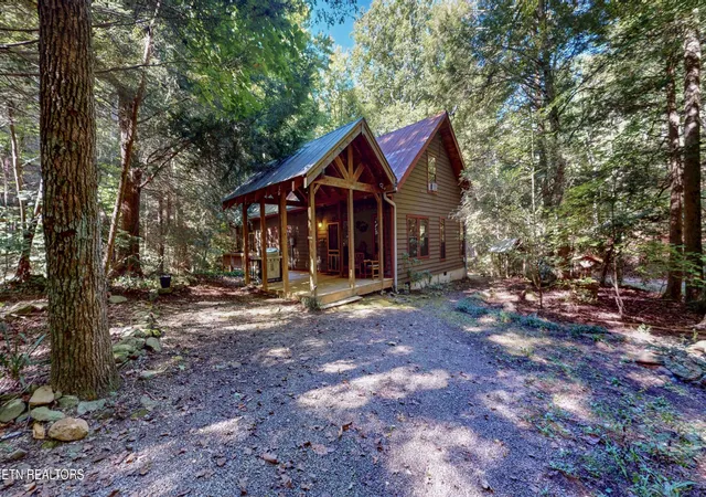 Photo 2 of Single family home for sale at 201 Old Doc Rogers Rd, Tellico Plains, TN 37385 | MLS# 3603833 | Listing updated on 2026-10-05