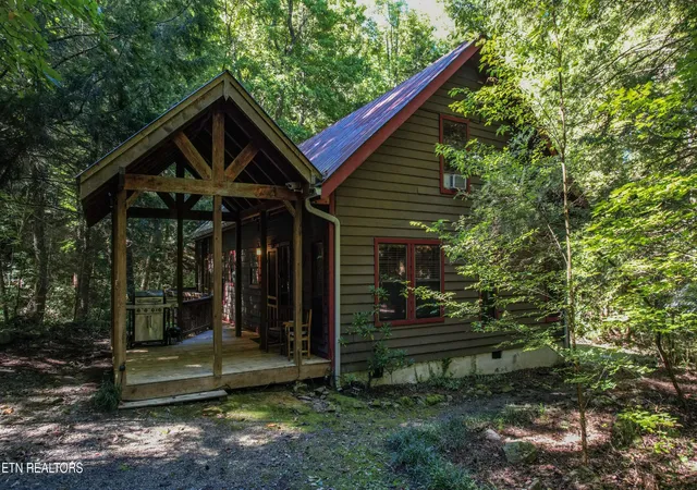 Photo 3 of Single family home for sale at 201 Old Doc Rogers Rd, Tellico Plains, TN 37385 | MLS# 3603833 | Listing updated on 2026-10-05