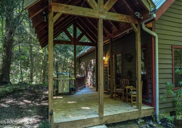 Photo 3 of Single family home for sale at 201 Old Doc Rogers Rd, Tellico Plains, TN 37385 | MLS# 3603833 | Listing updated on 2026-10-05