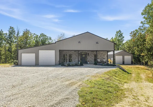 Photo 3 of Single family home for sale at 1803 Tree Farm Rd, Linden, TN 37096 | MLS# 3609903 | Listing updated on 2026-10-02
