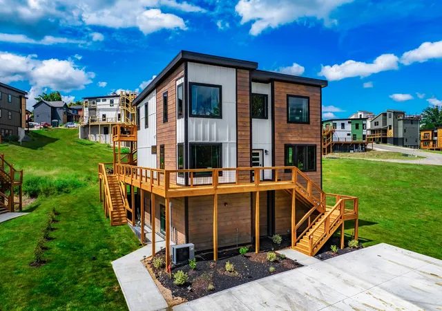 Photo 2 of Single family home for sale at 721 Bullwinkle Way, Sevierville, TN 37862 | MLS# 3628886 | Listing updated on 2026-10-30
