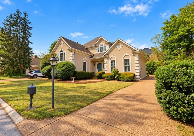 Photo 1 of Single family home for sale at 206 Belle Lake Dr, Nashville, TN 37221 | MLS# 3609828 | Listing updated on 2026-10-08
