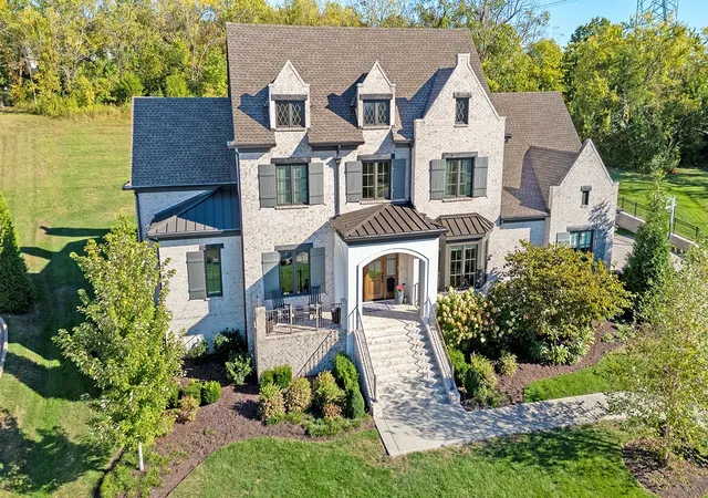 Photo 2 of Single family home for sale at 9265 Berwyn Ct, Brentwood, TN 37027 | MLS# 3615573 | Listing updated on 2026-10-09