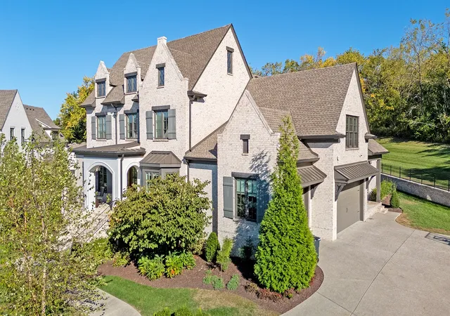 Photo 3 of Single family home for sale at 9265 Berwyn Ct, Brentwood, TN 37027 | MLS# 3615573 | Listing updated on 2026-10-09
