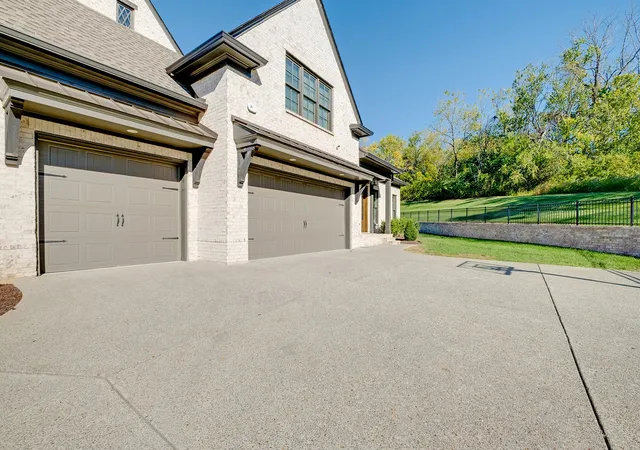 Photo 4 of Single family home for sale at 9265 Berwyn Ct, Brentwood, TN 37027 | MLS# 3615573 | Listing updated on 2026-10-09