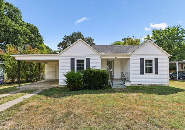 Single family home for sale at 510 General St, Tullahoma, TN 37388 | MLS# 3612297