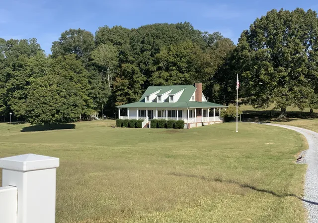 Photo 2 of Single family home for sale at 1351 Highway 49 E, Charlotte, TN 37036 | MLS# 3610165 | Listing updated on 2026-10-05
