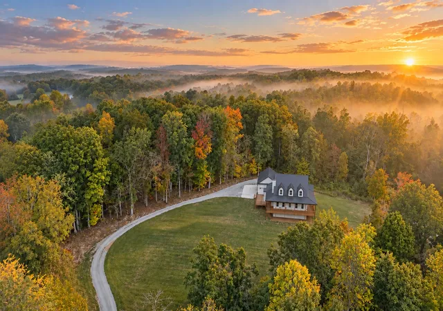 Photo 1 of Single family home for sale at 1061 Big Bartons Crk Rd, Dickson, TN 37055 | MLS# 3612937 | Listing updated on 2026-10-07