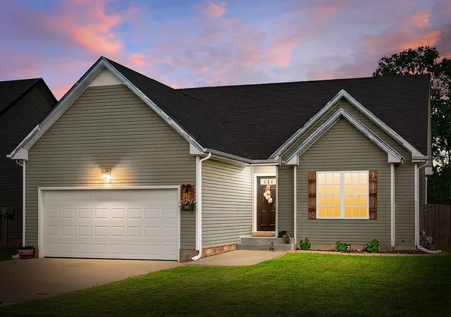 Photo 1 of Single family home for sale at 3733 Gray Fox Dr, Clarksville, TN 37040 | MLS# 3603904 | Listing updated on 2026-10-28