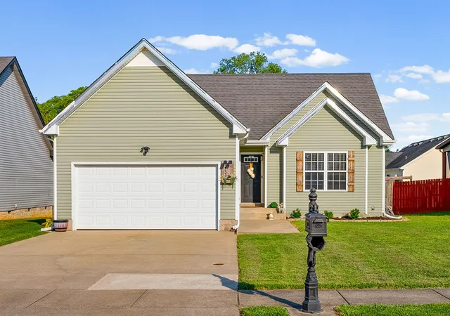 Photo 4 of Single family home for sale at 3733 Gray Fox Dr, Clarksville, TN 37040 | MLS# 3603904 | Listing updated on 2026-10-28