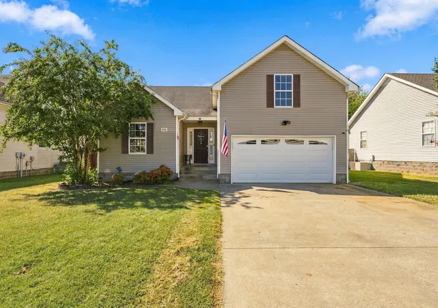 Single family home for sale at 3738 Bret Dr, Clarksville, TN 37040 | MLS# 3603913