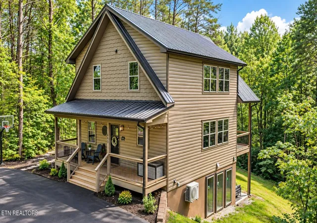 Photo 2 of Single family home for sale at 663 Lloyd Huskey Rd, Pigeon Forge, TN 37863 | MLS# 3603896 | Listing updated on 2026-10-02