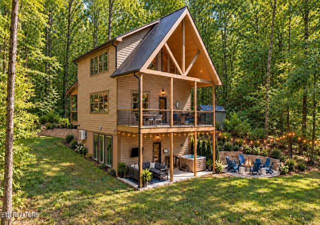 Photo 3 of Single family home for sale at 663 Lloyd Huskey Rd, Pigeon Forge, TN 37863 | MLS# 3603896 | Listing updated on 2026-10-02