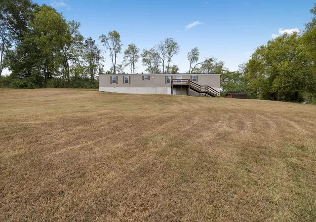 Photo 2 of Manufactured home for sale at 1687 Columbia Rock Rd, Columbia, TN 38401 | MLS# 3610678 | Listing updated on 2026-10-05