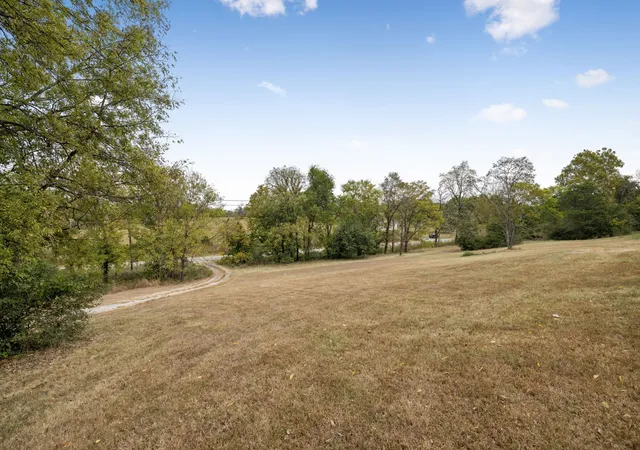 Photo 4 of Manufactured home for sale at 1687 Columbia Rock Rd, Columbia, TN 38401 | MLS# 3610678 | Listing updated on 2026-10-05