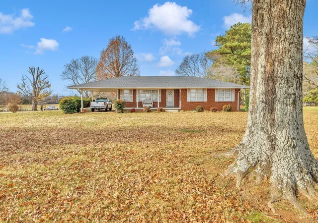 Photo 3 of Single family home for sale at 2345 Nashville Hwy, Columbia, TN 38401 | MLS# 3603933 | Listing updated on 2026-10-01