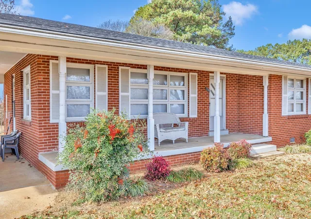 Photo 3 of Single family home for sale at 2345 Nashville Hwy, Columbia, TN 38401 | MLS# 3603933 | Listing updated on 2026-10-01