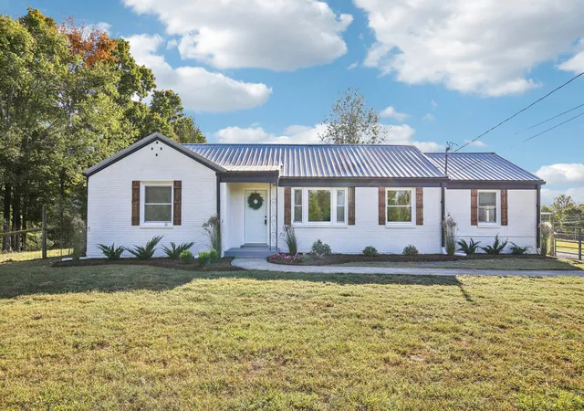 Single family home for sale at 3116 Ivey Point Rd, Goodlettsville, TN 37072 | MLS# 3615297
