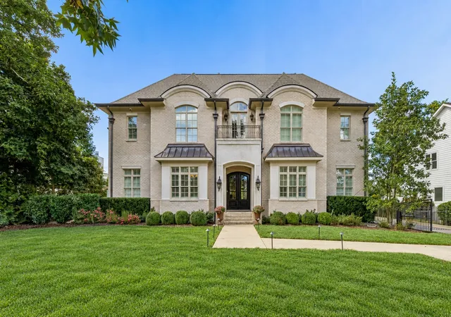 Photo 1 of Mansion for sale at 4019 Vailwood Dr, Nashville, TN 37215 | MLS# 3611022 | Listing updated on 2026-10-05