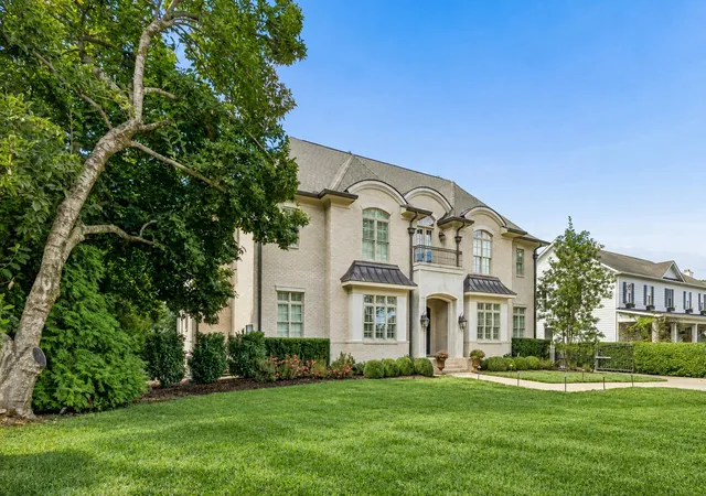 Photo 2 of Mansion for sale at 4019 Vailwood Dr, Nashville, TN 37215 | MLS# 3611022 | Listing updated on 2026-10-05