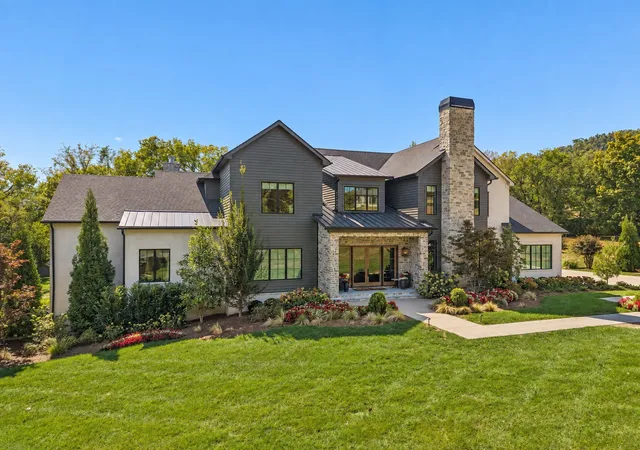 Photo 1 of Mansion for sale at 809 Brentview Dr, Nashville, TN 37220 | MLS# 3611405 | Listing updated on 2026-10-05