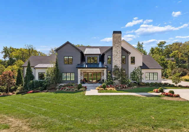 Photo 3 of Mansion for sale at 809 Brentview Dr, Nashville, TN 37220 | MLS# 3611405 | Listing updated on 2026-10-05